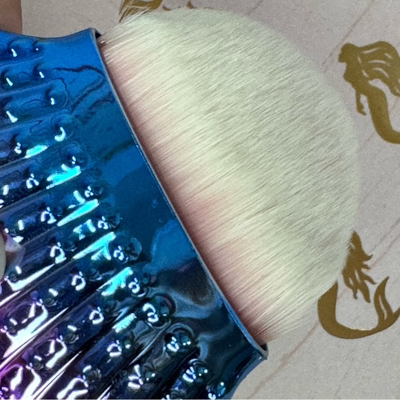 NEW Contour, foundation , blending mermaid 2pc. make up brush set. PRICE FIRM - Picture 15 of 15